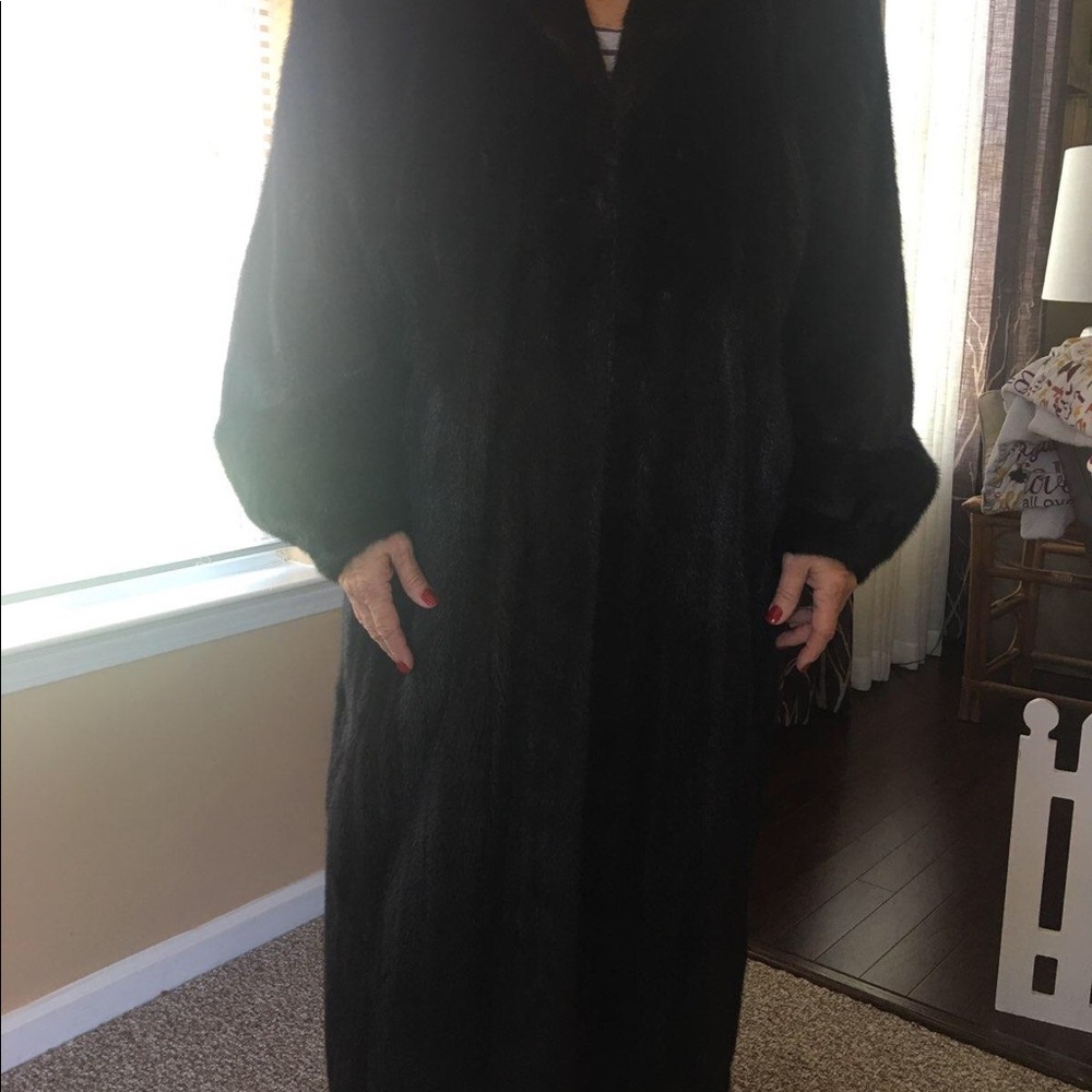 Mink coat - Picture 4 of 4